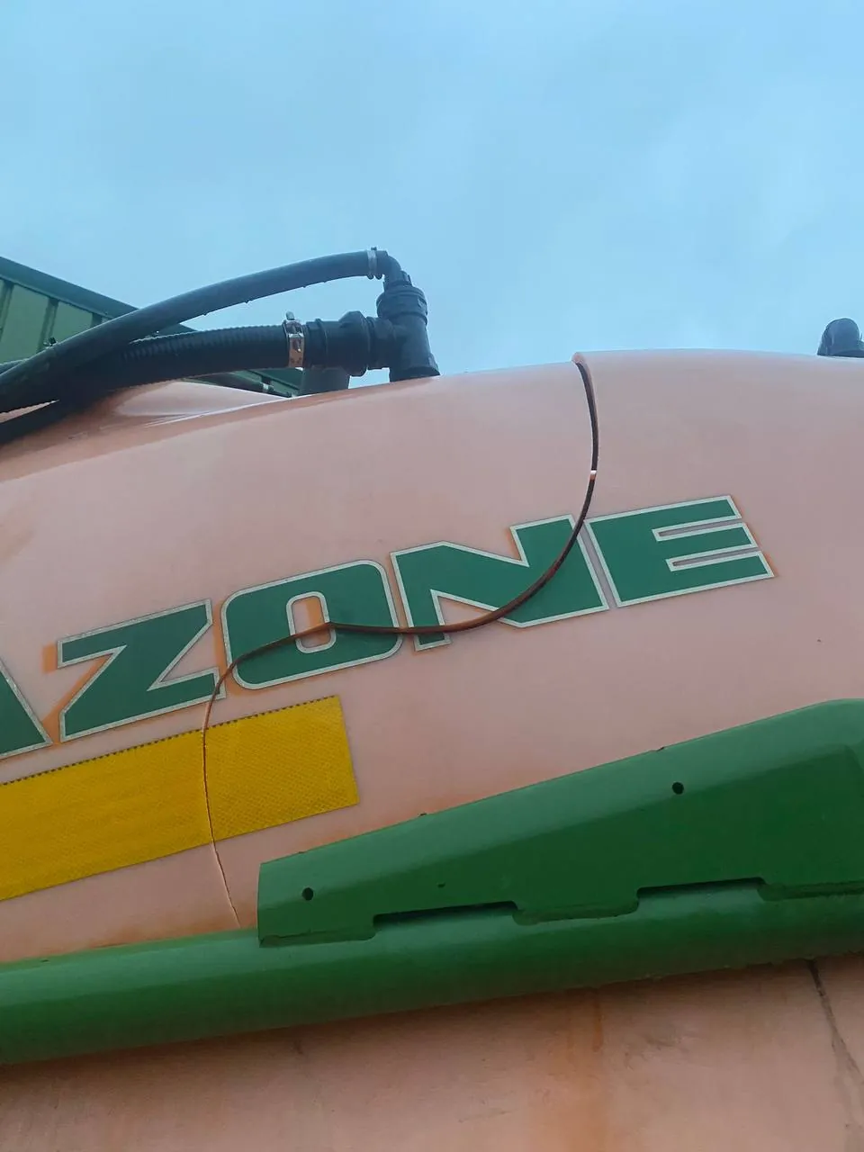 Zbiornik opryskiwacza — Amazone UX5200