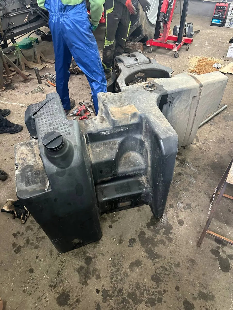Zdjęcie 21 z naprawy — Naprawa zbiornika paliwa Massey Ferguson — Zbuczyn