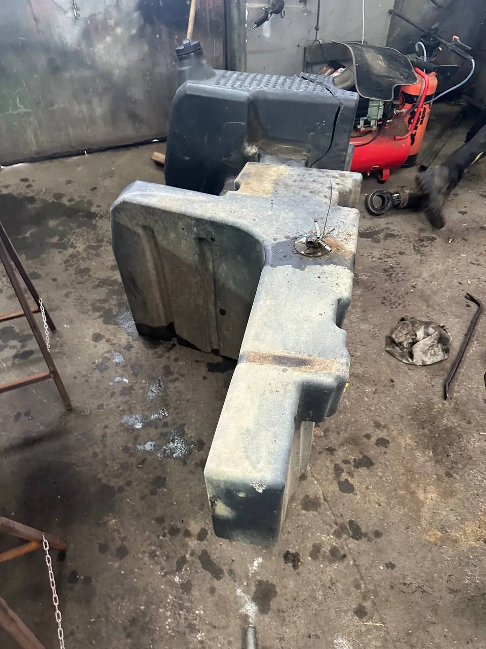 Zdjęcie 23 z naprawy — Naprawa zbiornika paliwa Massey Ferguson — Zbuczyn