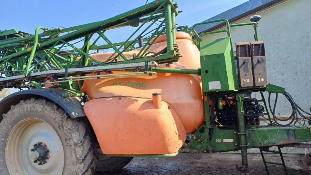 Zbiornik opryskiwacza — Amazone UX4200