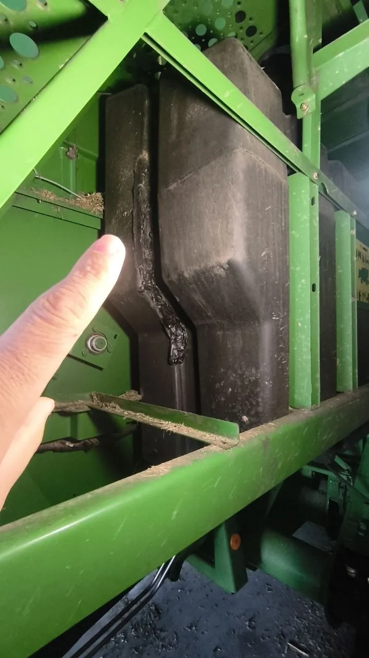 Zdjęcie 4 z naprawy — Naprawa zbiornika paliwa John Deere 1450 — Knyszyn