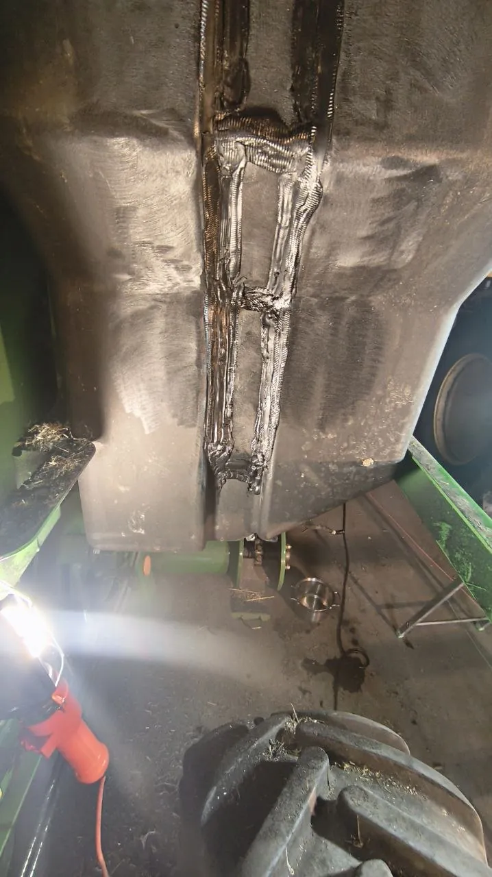 Zdjęcie 13 z naprawy — Naprawa zbiornika paliwa John Deere 1450 — Knyszyn