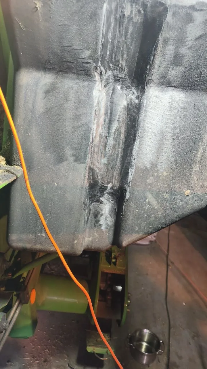 Zdjęcie 18 z naprawy — Naprawa zbiornika paliwa John Deere 1450 — Knyszyn