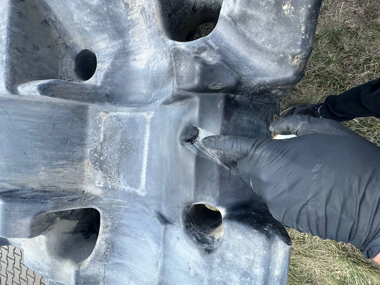 Zdjęcie 10 z naprawy — Naprawa zbiornika paliwa Fendt 900 Vario S4 — Żerniki