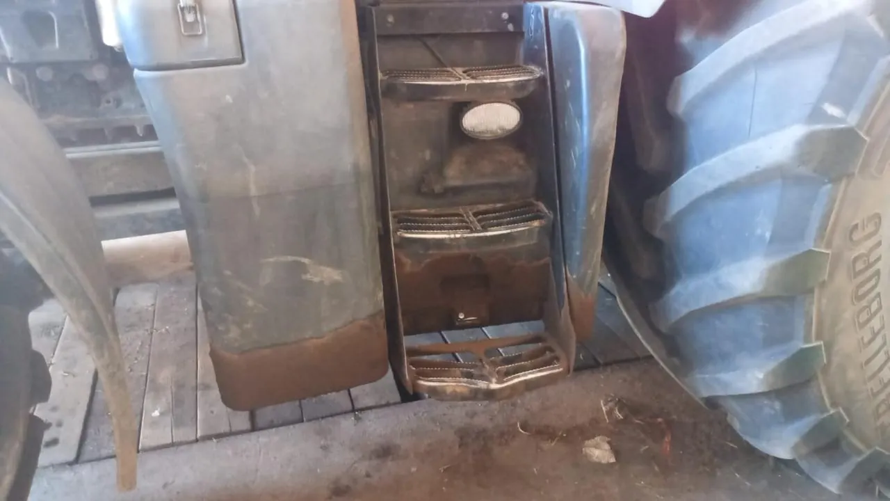 Zdjęcie 3 z naprawy — Naprawa zbiornika paliwa Massey Ferguson 6490 — Rybical