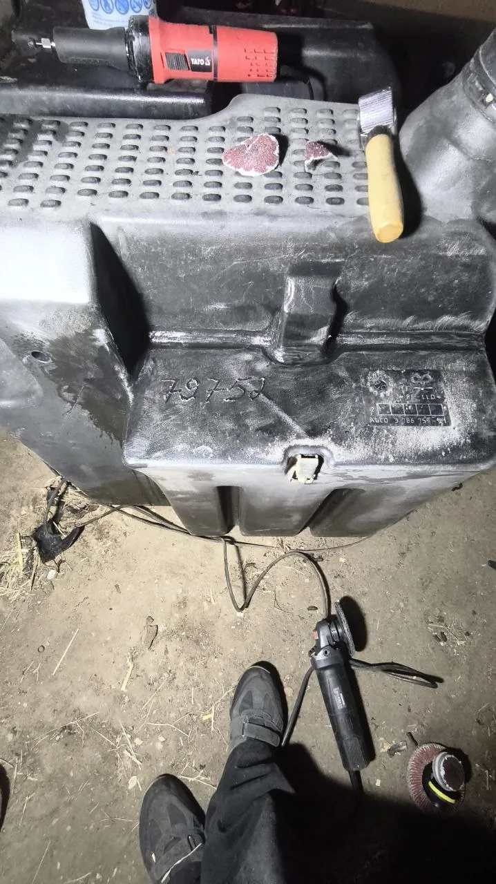 Zdjęcie 25 z naprawy — Naprawa zbiornika paliwa Massey Ferguson 6490 — Rybical