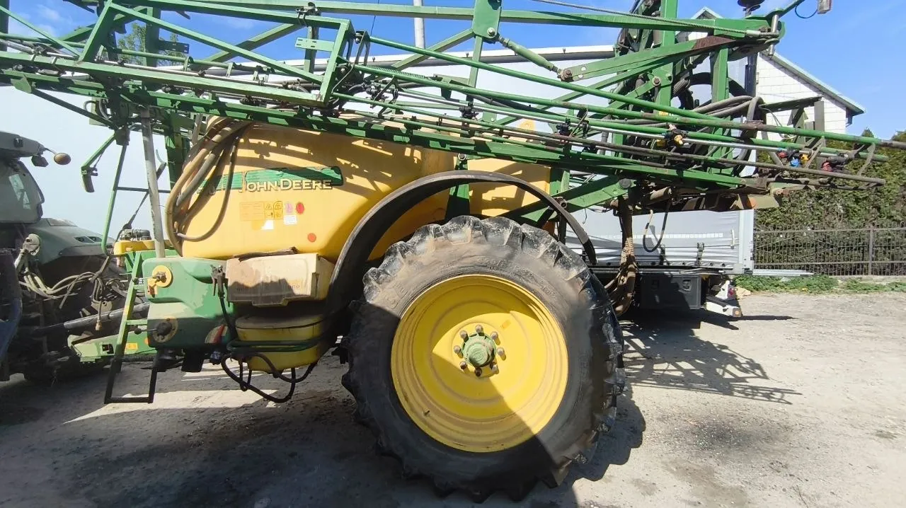 Zbiornik opryskiwacza — John Deere M740