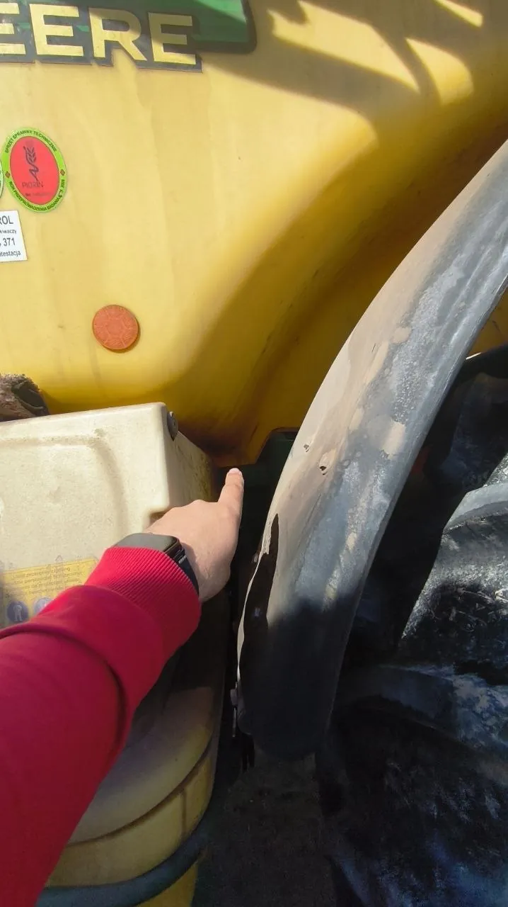 Zdjęcie 5 z naprawy — Naprawa zbiornika opryskiwacza John Deere M740 — Wesołówka