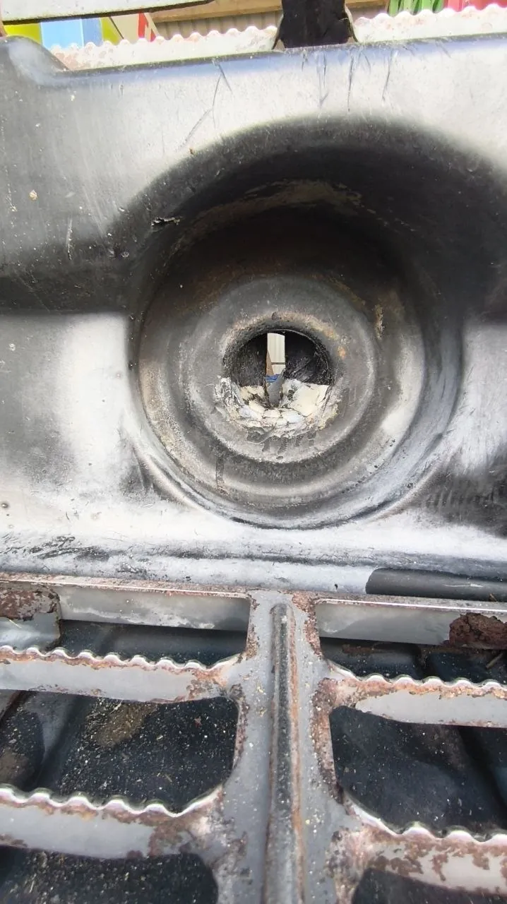 Zdjęcie 11 z naprawy — Naprawa zbiornika paliwa Fendt 828 — Stanin