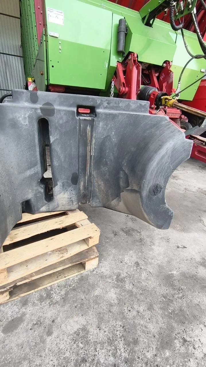 Zdjęcie 18 z naprawy — Naprawa zbiornika paliwa Fendt 828 — Stanin