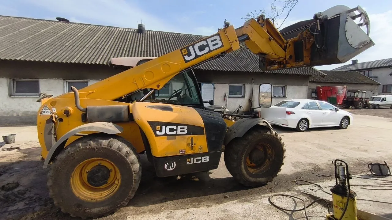 Zbiornik paliwa — JCB