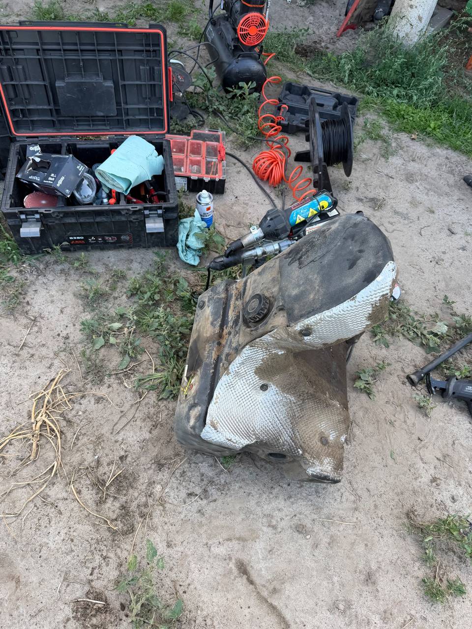 Zdjęcie 14 z naprawy — Naprawa zbiornika paliwa Massey Ferguson 420 — Radoryż Smolany