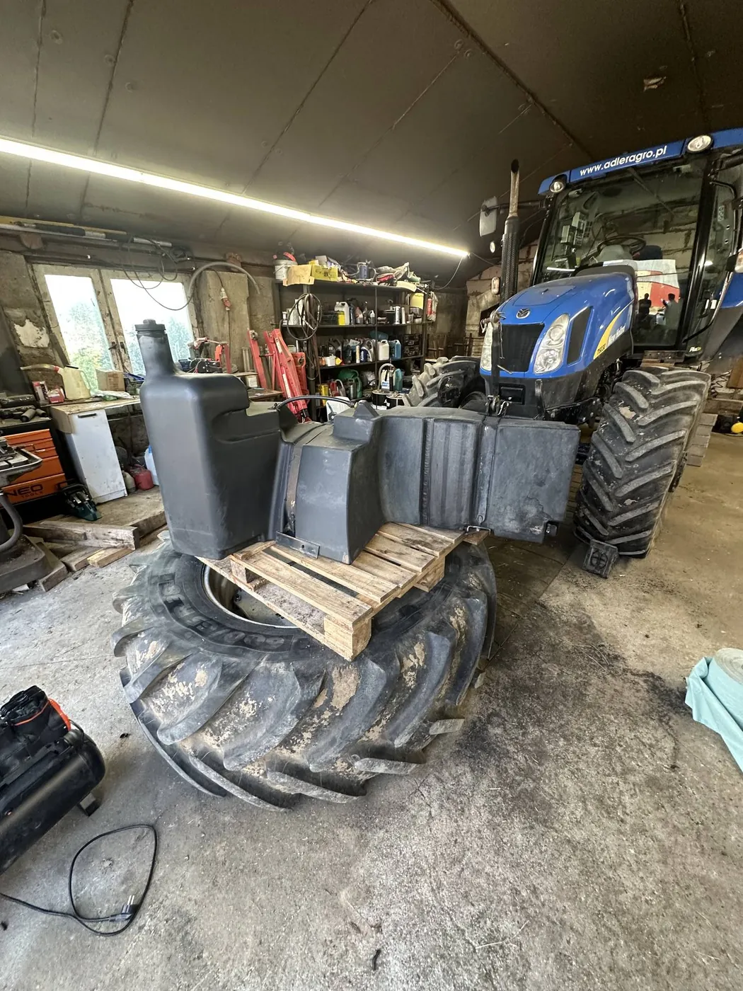Zbiornik paliwa — New Holland T6030