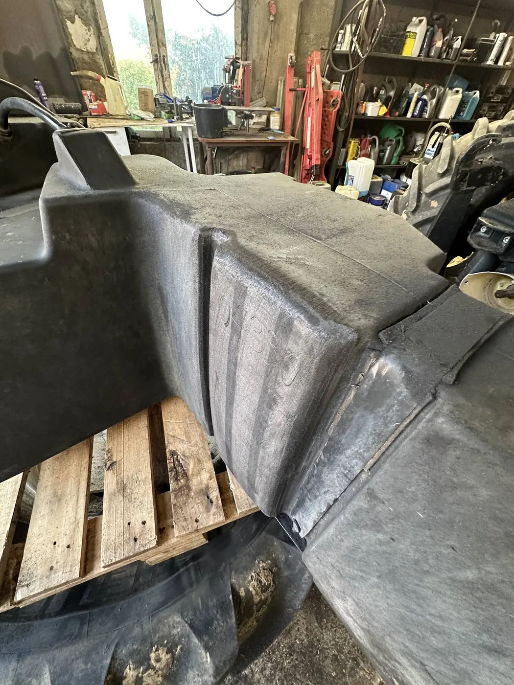 Zdjęcie 15 z naprawy — Naprawa zbiornika paliwa New Holland T6030 — Hamulka