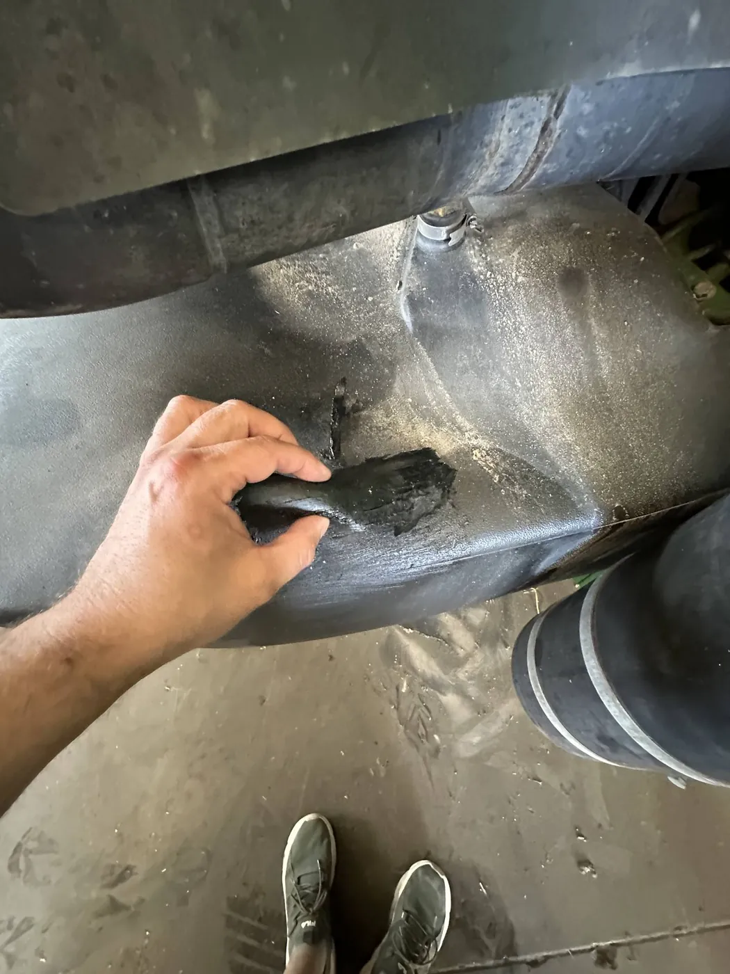 Zdjęcie 6 z naprawy — Naprawa zbiornika paliwa John Deere 8320R — Chromiec