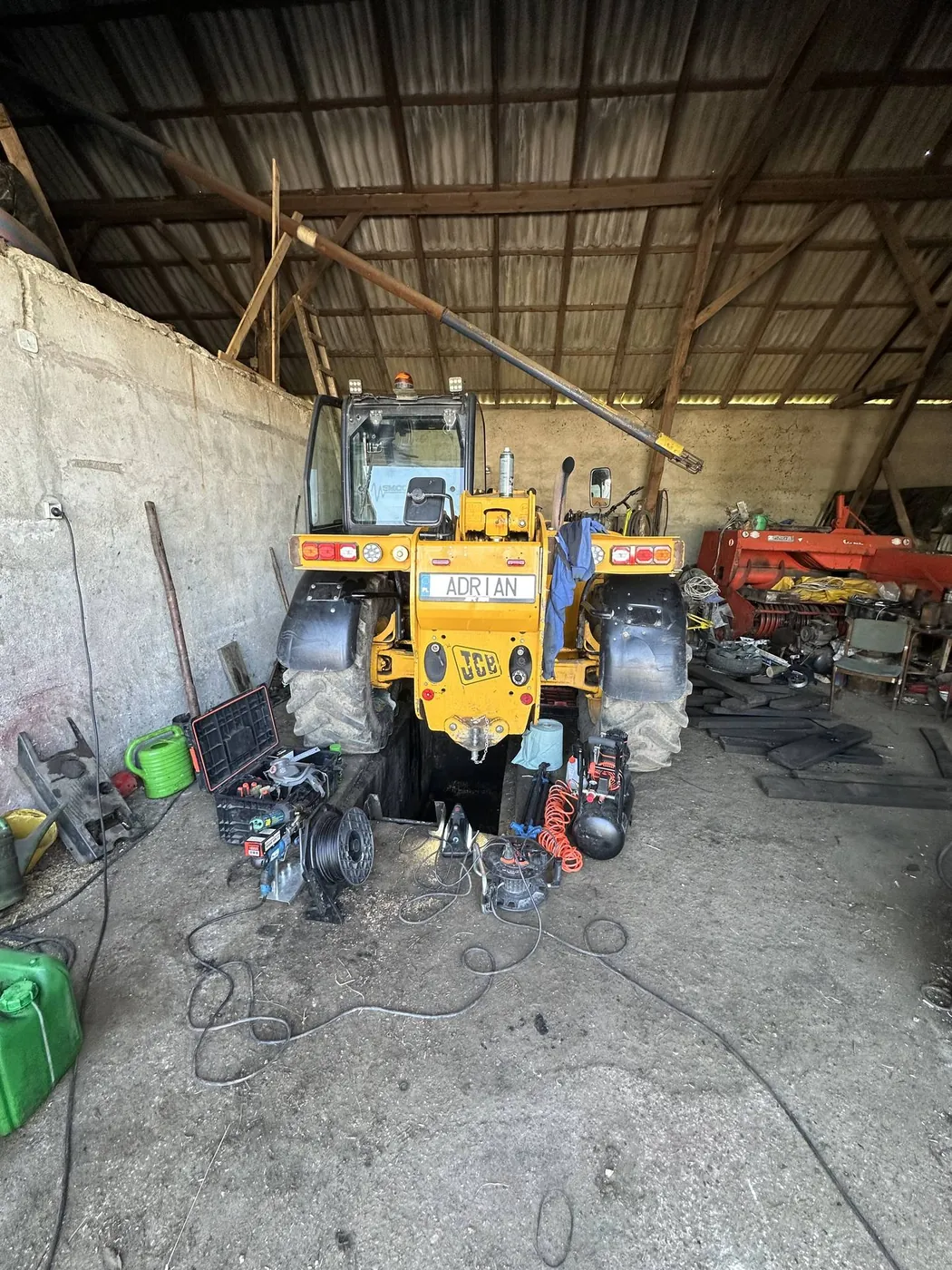 Zdjęcie 3 z naprawy — Naprawa zbiornika paliwa JCB — Modełka