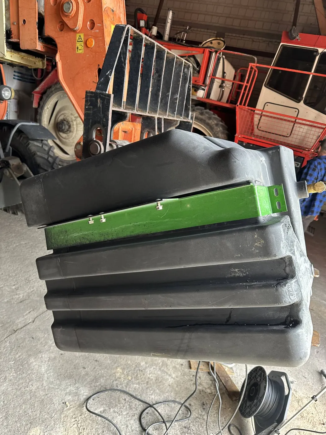 Zdjęcie 9 z naprawy — Naprawa zbiornika paliwa John Deere 9640 — Ziomaki