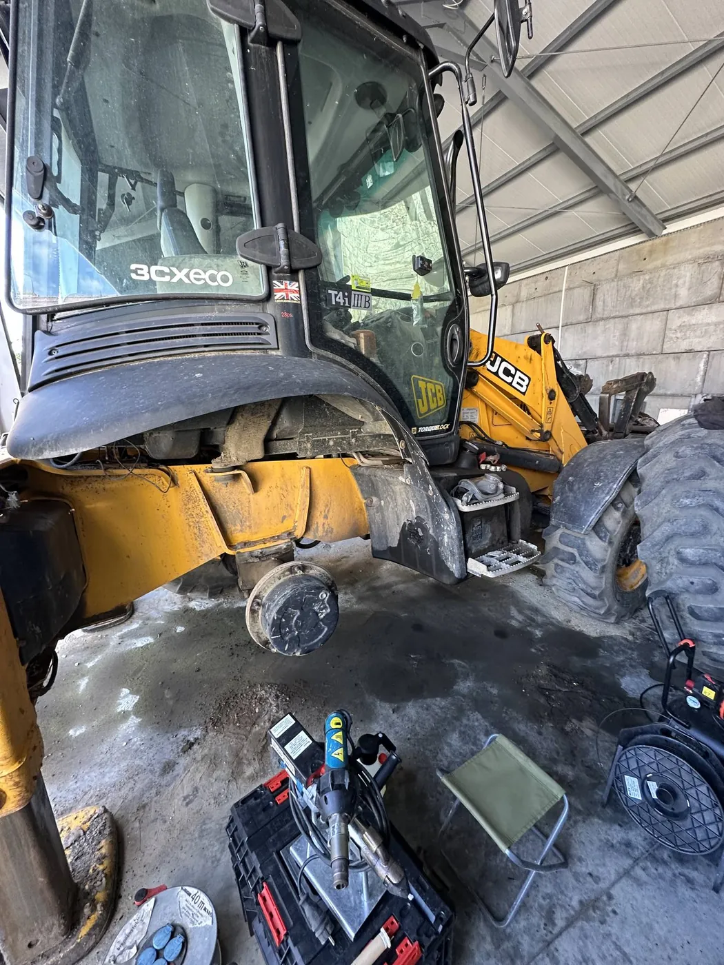 Zdjęcie 3 z naprawy — Naprawa zbiornika paliwa JCB 3CX — Bolesławiec