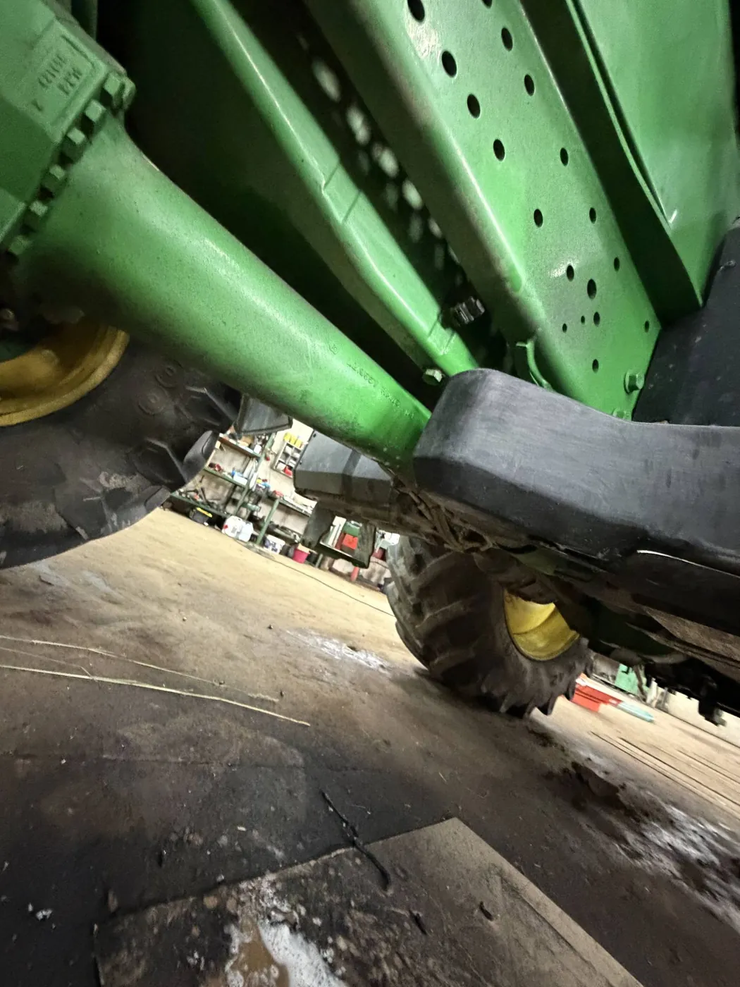 Zdjęcie 11 z naprawy — Naprawa zbiornika paliwa John Deere 6195M — Zajdy