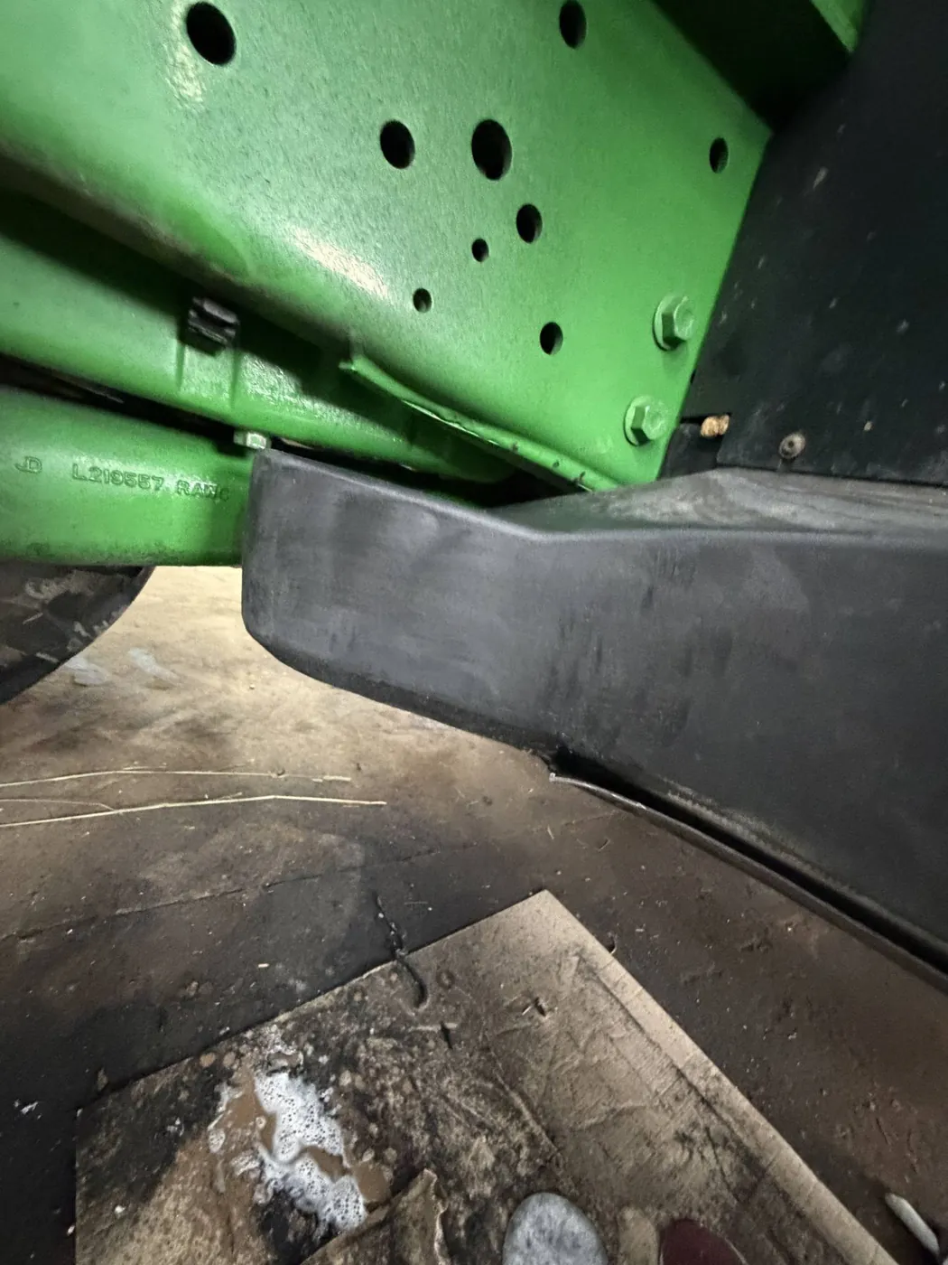 Zdjęcie 12 z naprawy — Naprawa zbiornika paliwa John Deere 6195M — Zajdy