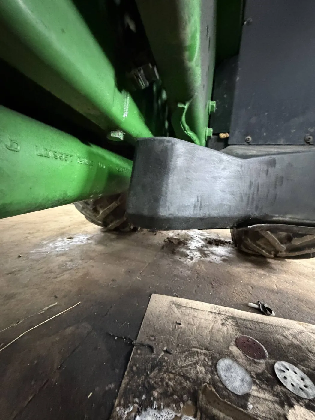 Zdjęcie 16 z naprawy — Naprawa zbiornika paliwa John Deere 6195M — Zajdy