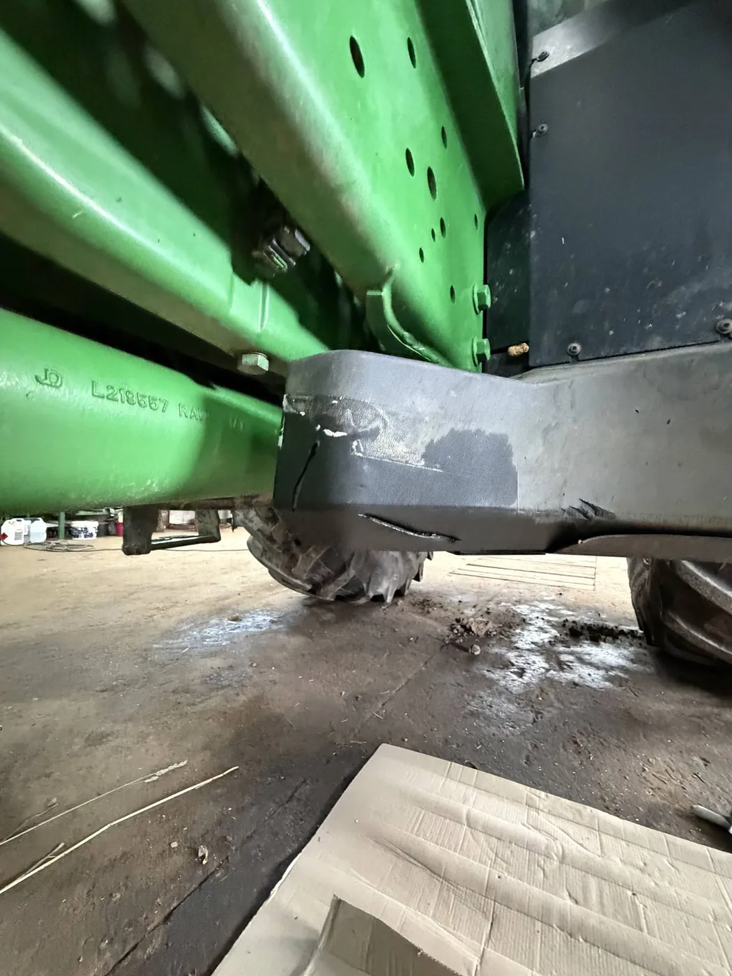 Zdjęcie 4 z naprawy — Naprawa zbiornika paliwa John Deere 6195M — Zajdy