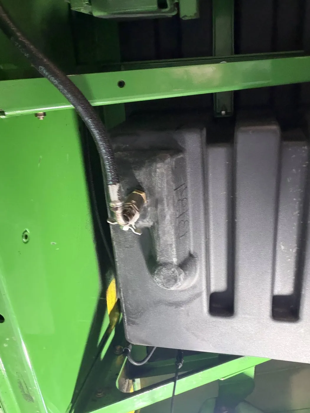 Zdjęcie 8 z naprawy — Naprawa zbiornika paliwa John Deere 9640 — Bronikowo