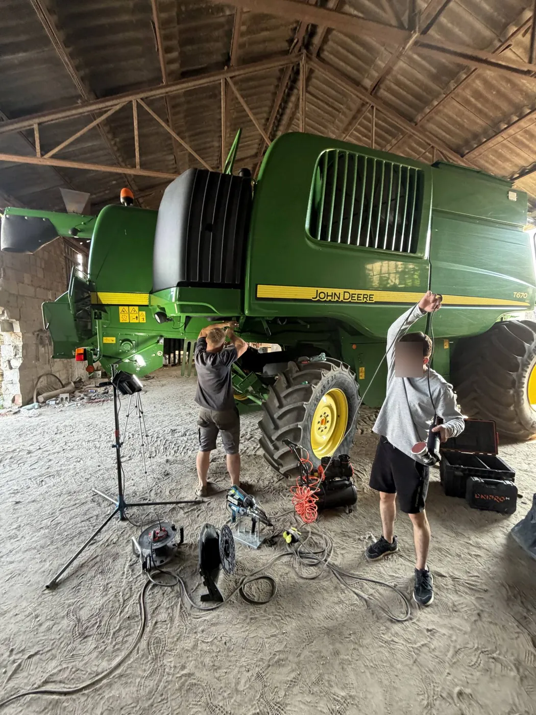 Zdjęcie 15 z naprawy — Naprawa zbiornika paliwa John Deere 9640 — Bronikowo