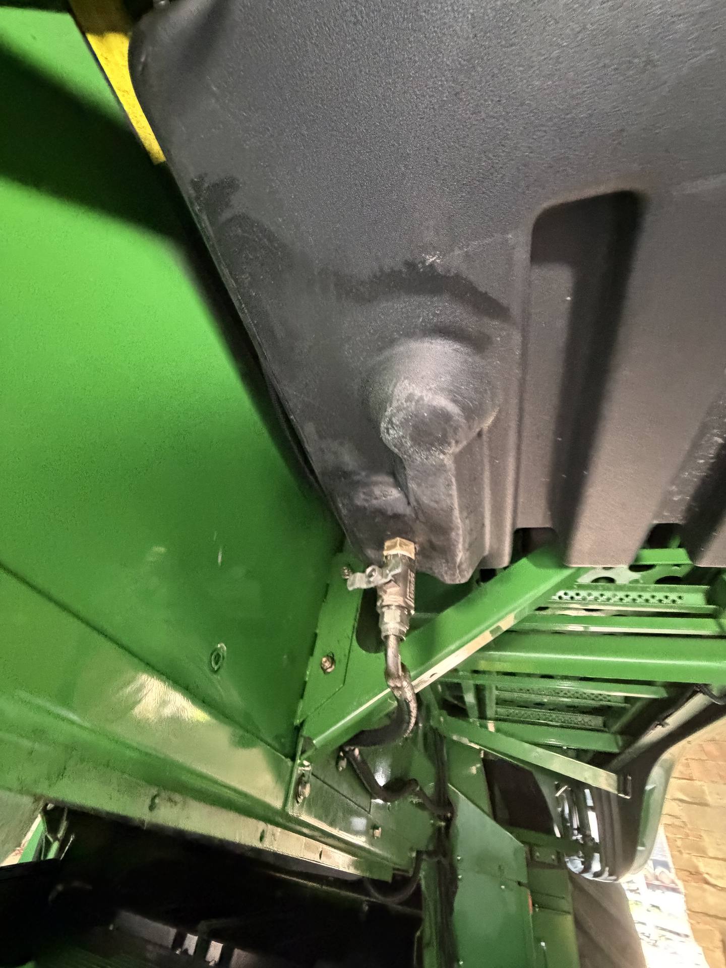 Zdjęcie 17 z naprawy — Naprawa zbiornika paliwa John Deere 9640 — Bronikowo