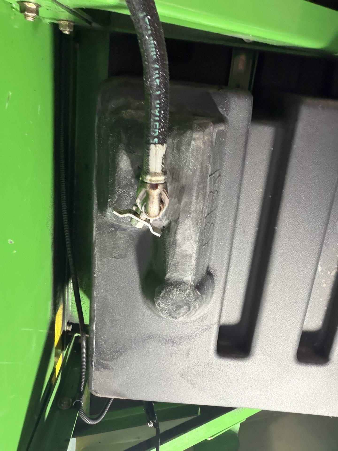 Zdjęcie 18 z naprawy — Naprawa zbiornika paliwa John Deere 9640 — Bronikowo