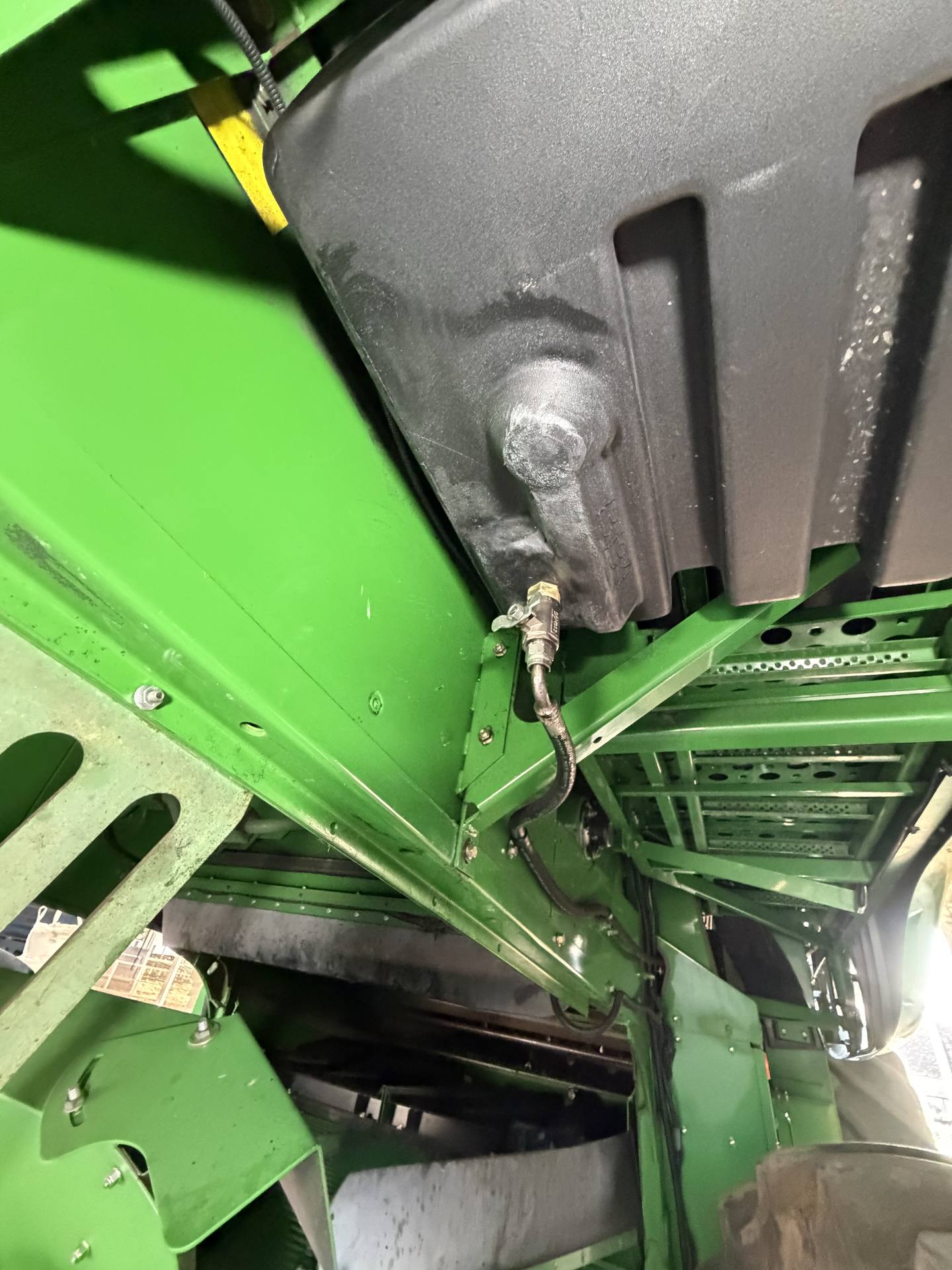Zdjęcie 20 z naprawy — Naprawa zbiornika paliwa John Deere 9640 — Bronikowo