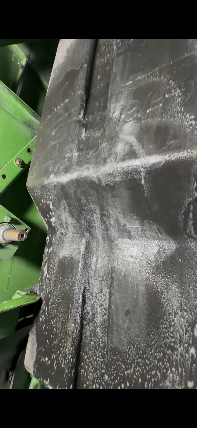 Zdjęcie 7 z naprawy — Naprawa zbiornika paliwa John Deere 1550 — Wiklewo