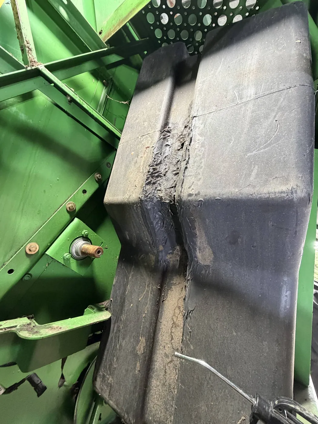 Zdjęcie 5 z naprawy — Naprawa zbiornika paliwa John Deere 1550 — Wiklewo