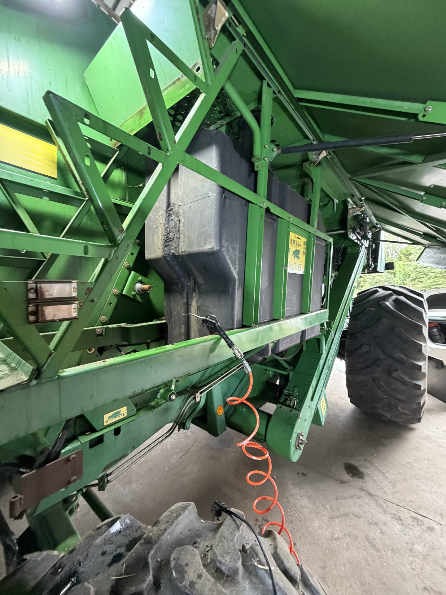Zdjęcie 18 z naprawy — Naprawa zbiornika paliwa John Deere 1550 — Wiklewo