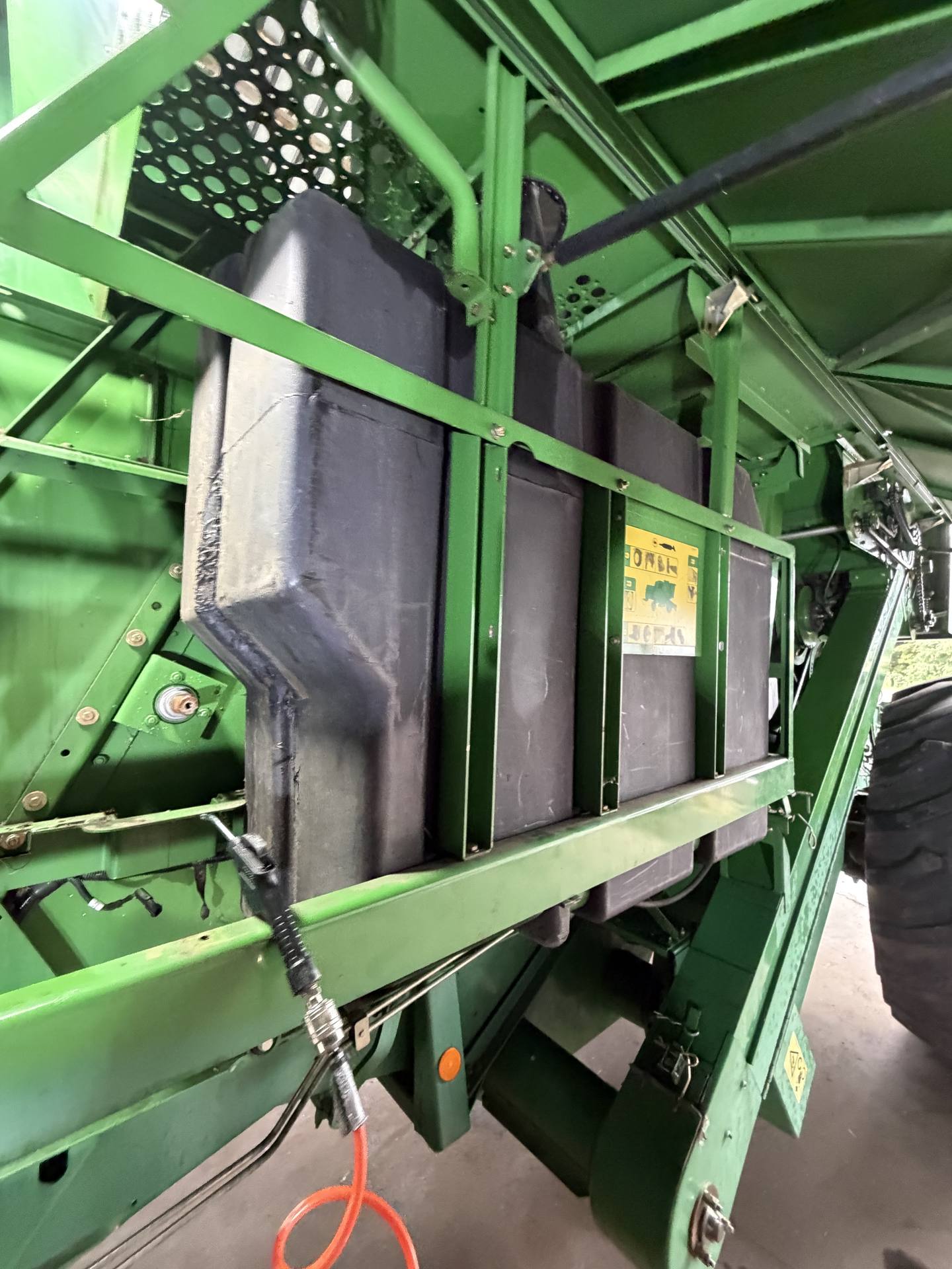 Zdjęcie 19 z naprawy — Naprawa zbiornika paliwa John Deere 1550 — Wiklewo