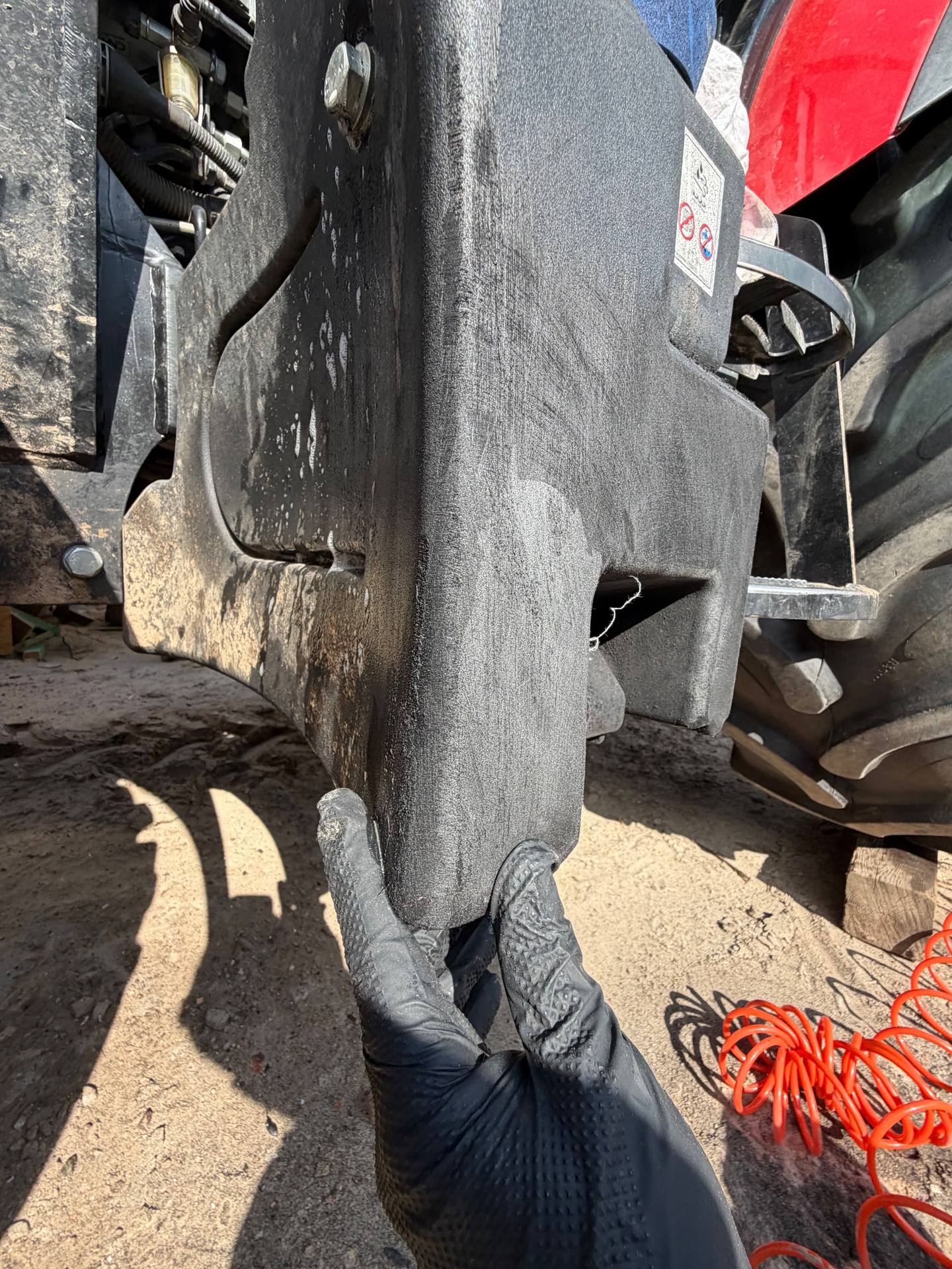 Zdjęcie 14 z naprawy — Naprawa zbiornika paliwa Farmer 8244C — Kaki Mroczki