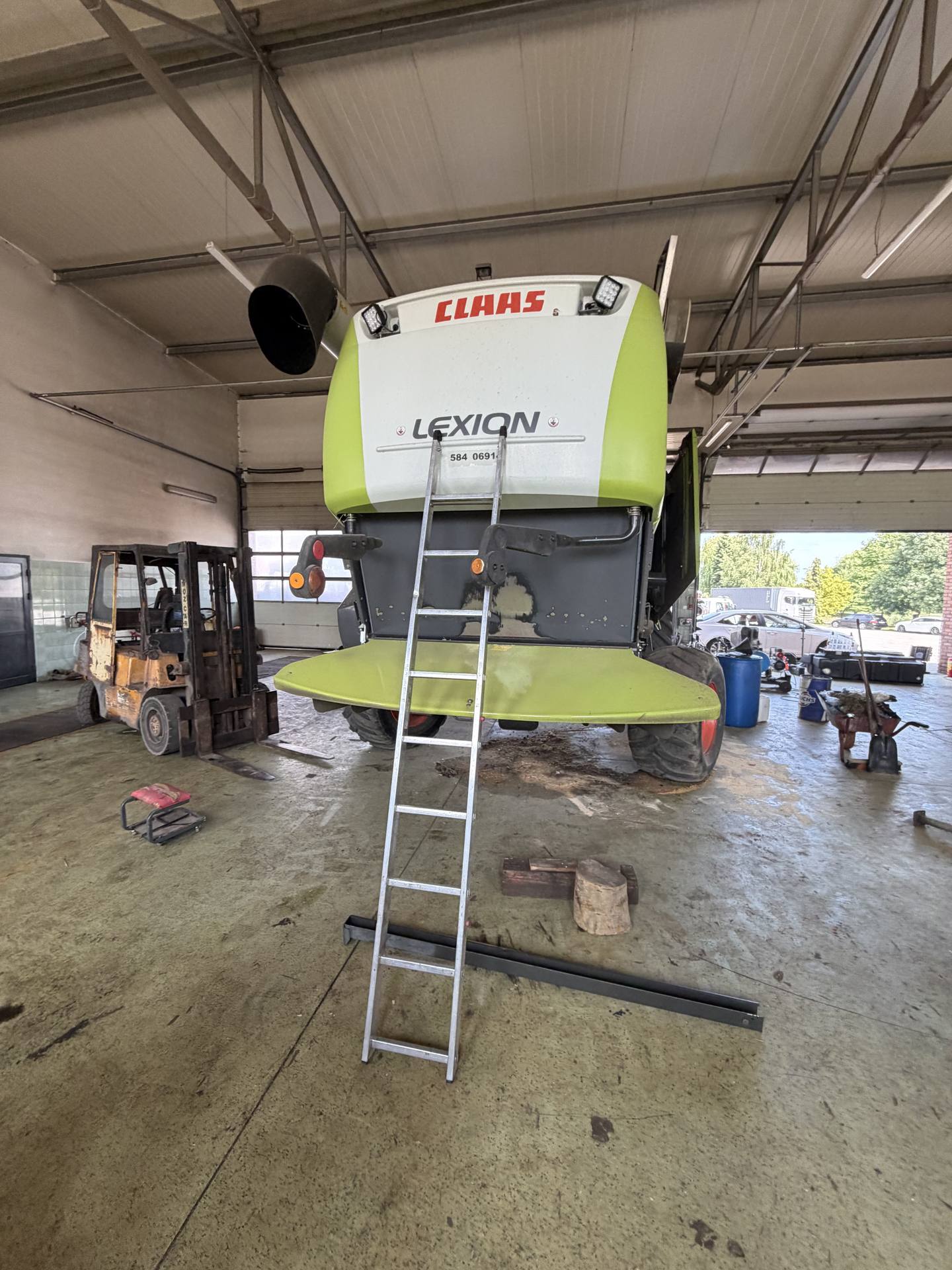 Zdjęcie 22 z naprawy — Naprawa zbiornika paliwa Claas Lexion 560 — Jamy