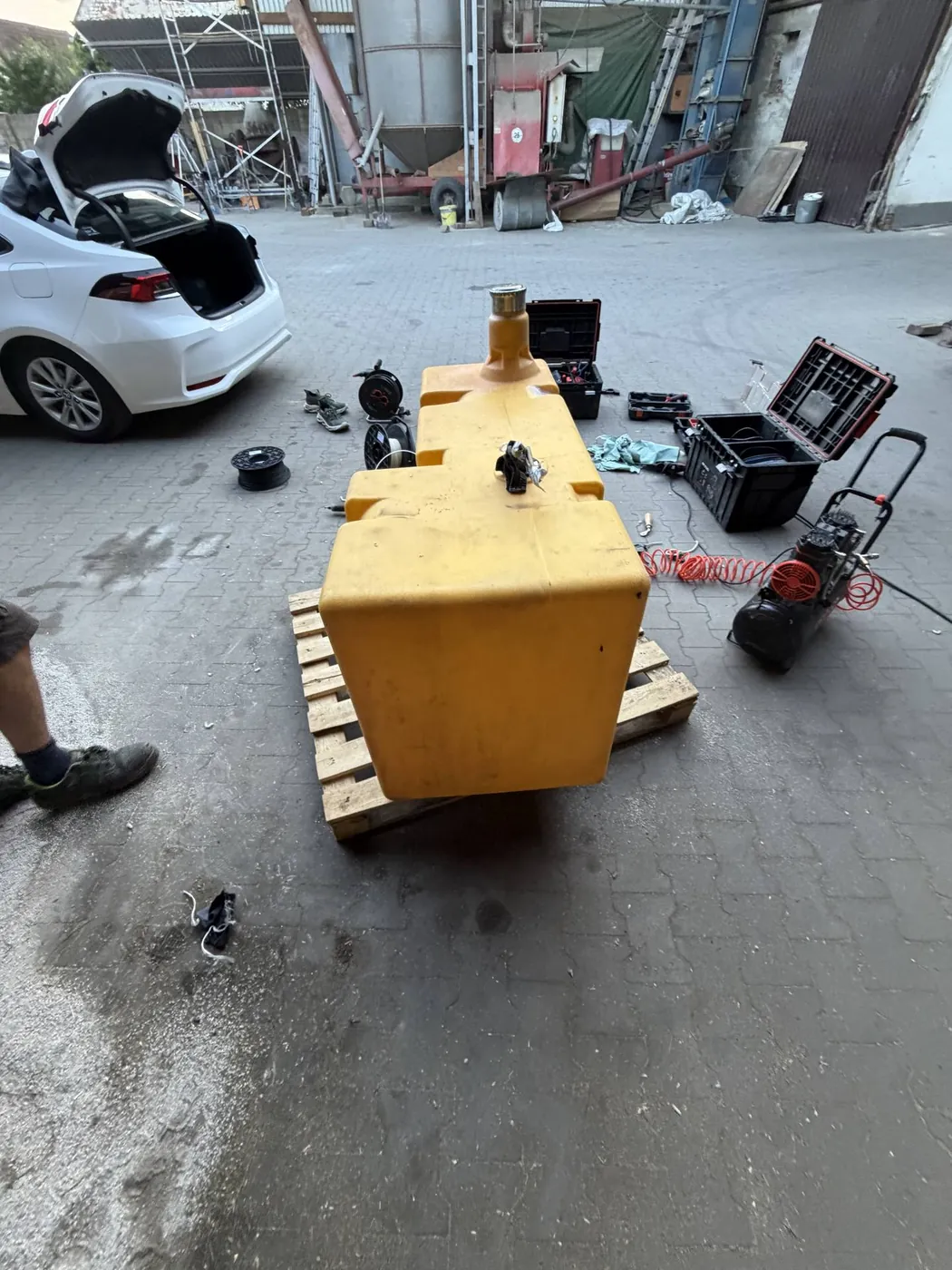 Zdjęcie 13 z naprawy — Naprawa zbiornika paliwa New Holland TC56 — Opole