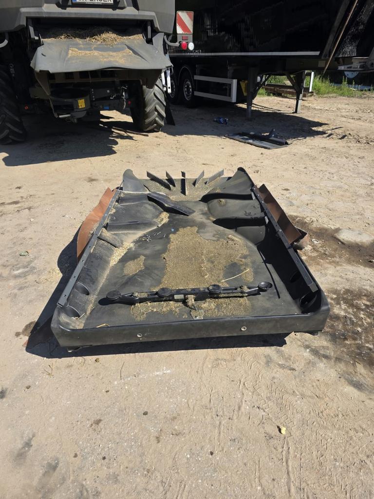 Zdjęcie 5 z naprawy — Naprawa podłogi zsypowej kombajnu Massey Ferguson Ideal 7 — Bielica