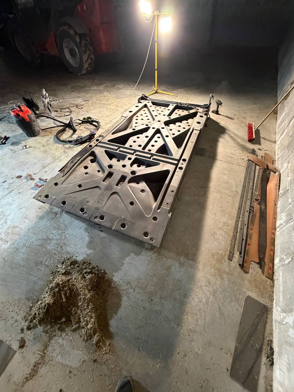 Zdjęcie 6 z naprawy — Naprawa podłogi zsypowej kombajnu Massey Ferguson Ideal 7 — Bielica