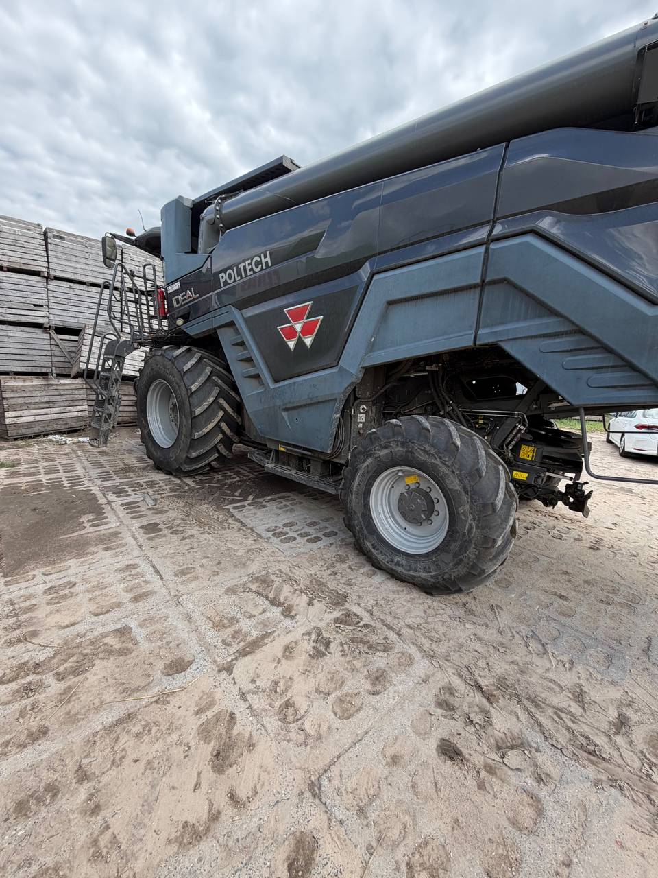Zdjęcie 12 z naprawy — Naprawa podłogi zsypowej kombajnu Massey Ferguson Ideal 7 — Bielica